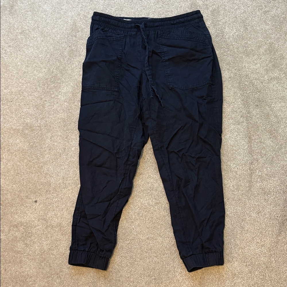 LOFT Women’s Black Pants small petite pull on cropped